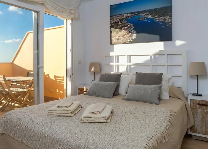 Atlantis Luxury Apartment Tarifa- Views, Parking, Wifi, Aircon, Swimming Pool